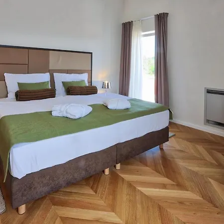 Villa Luxury With A Swimming Pool Oprtalj, Central Istria - Sredisnja Istra - 18124