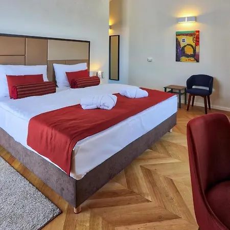 Luxury With A Swimming Pool Oprtalj, Central Istria - Sredisnja Istra - 18124
